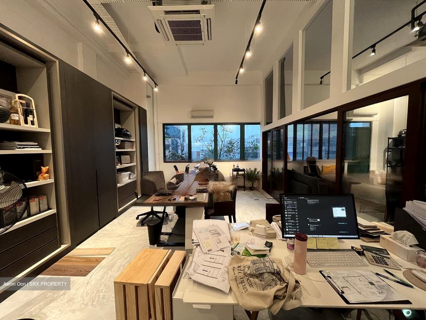 Redhill Forum (D3), Factory #464483061